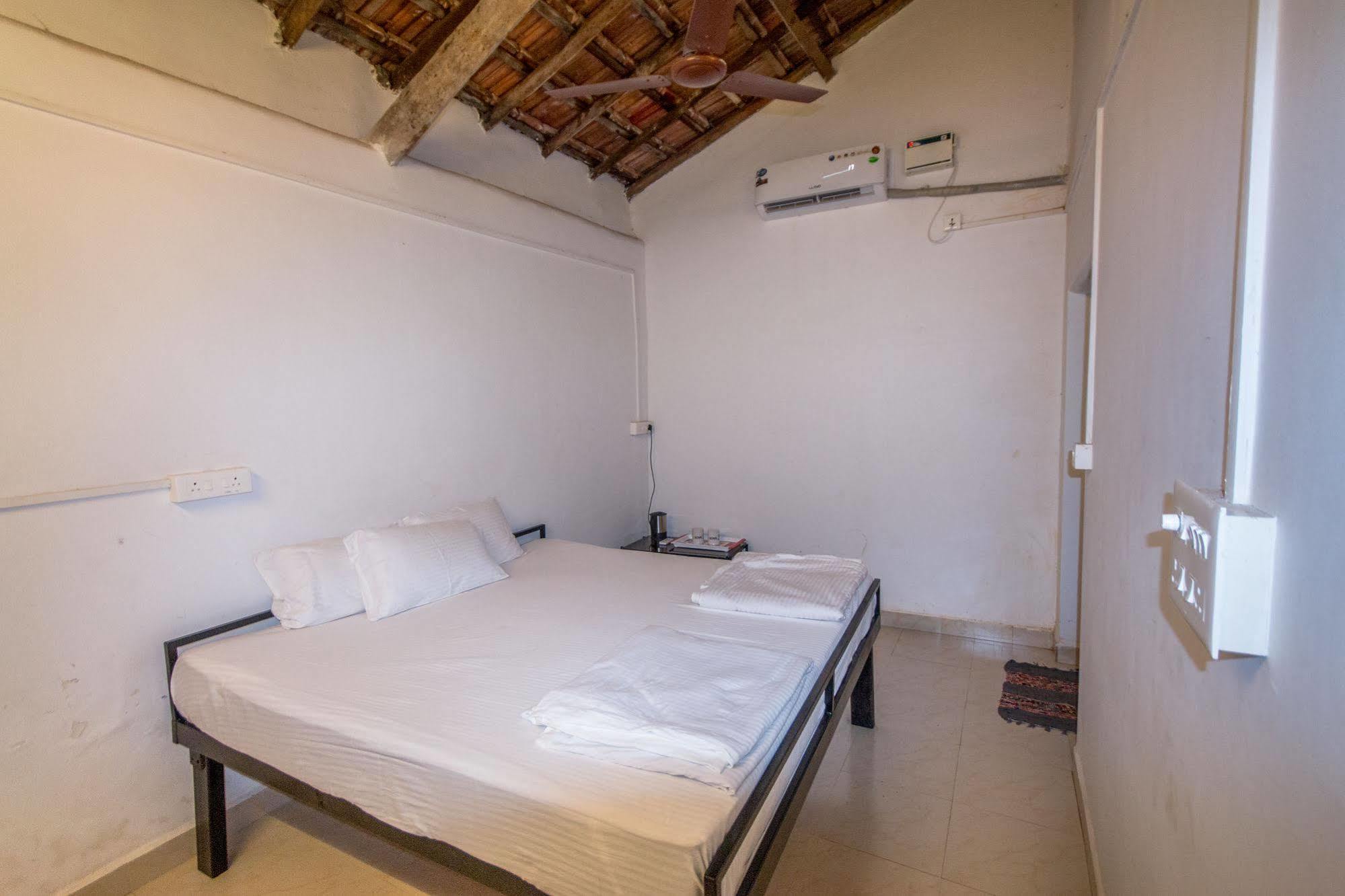 Backpacker Panda Goa Hostel Calangute Kültér fotó