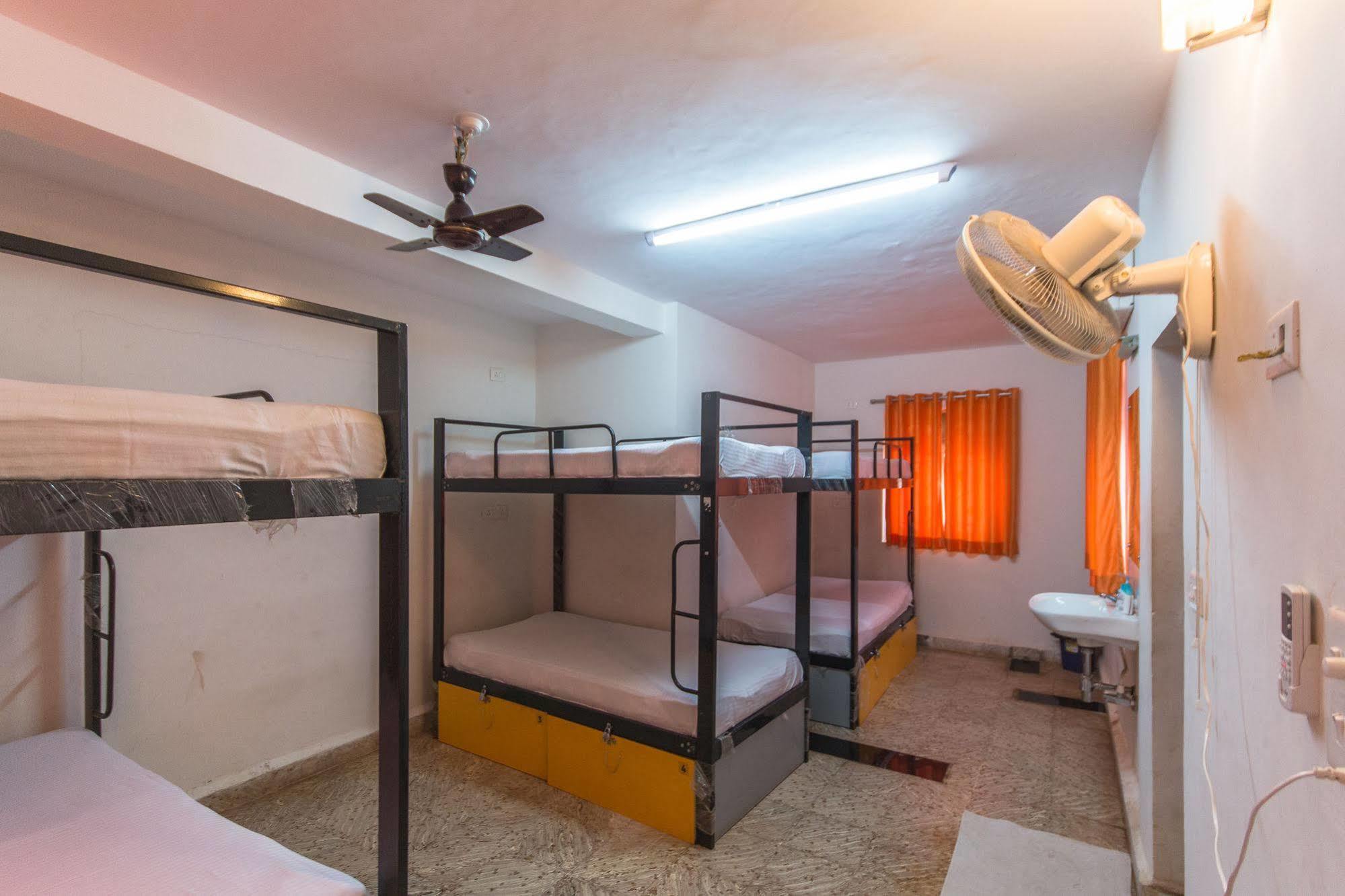 Backpacker Panda Goa Hostel Calangute Kültér fotó